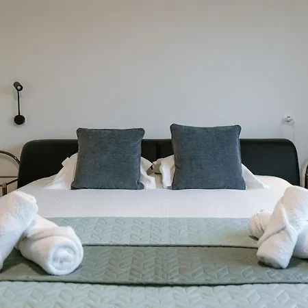 Spacious Getaway Close To The Beach And Airport * Ostenda