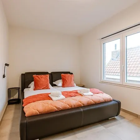 Spacious Getaway Close To The Beach And Airport Ostenda